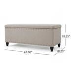 Panca contenitore/pouf in tessuto beige con finiture borchiate e gambe in legno di betulla – 106 cm