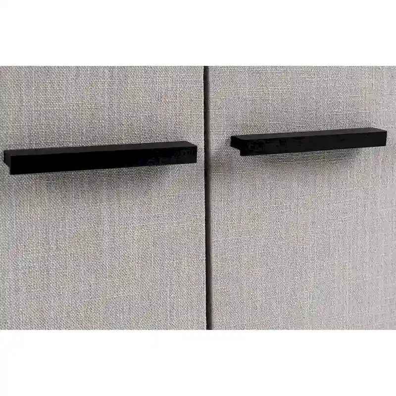 Credenza moderna in tessuto beige e metallo nero opaco con design curvo