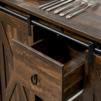 Credenza a buffet industriale da fattoria, madia da cucina con ante scorrevoli a persiana, tre cassetti e ripiani regolabili